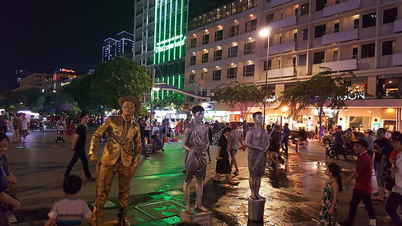 阮惠步行街 — 胡志明市的夜晚脉动 - ảnh 8