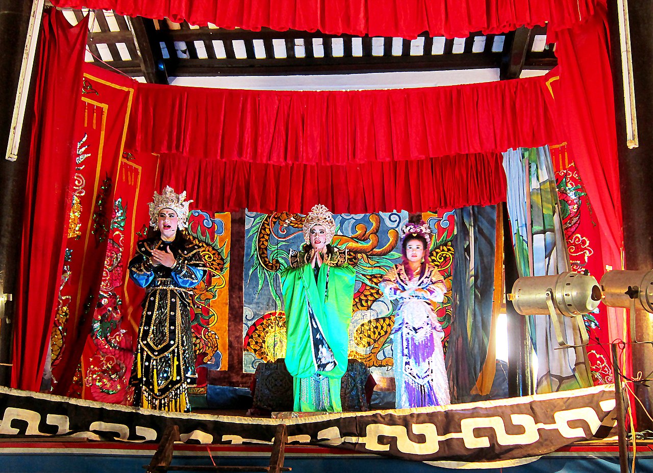 Nguyen Hien Dinh Tuong Theater – a night living with the theatrical heritage of Quang. - 1