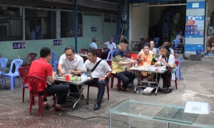 Oc Oanh Vinh Khanh – a snail restaurant that has been the pioneer of the "snail street" in District 4 for 20 years. - ảnh 9