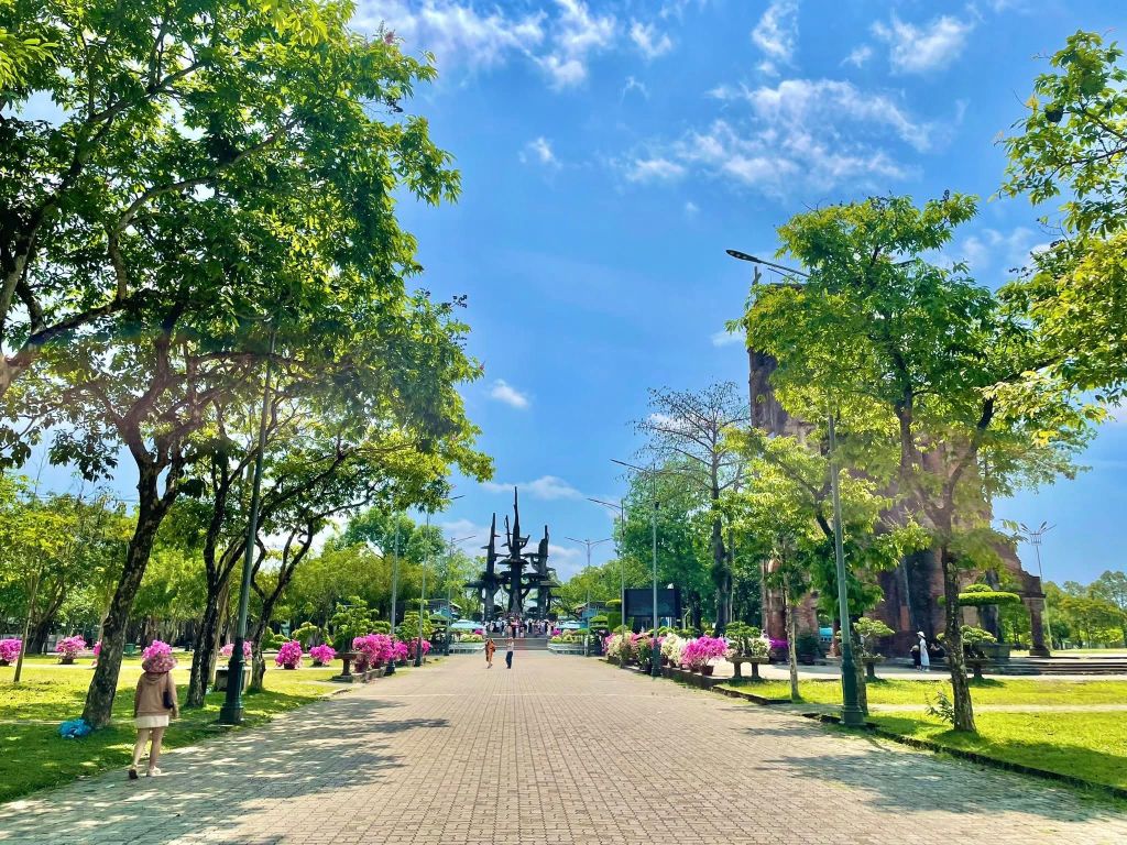 La Vang Sanctuary on May 1st - ảnh 8