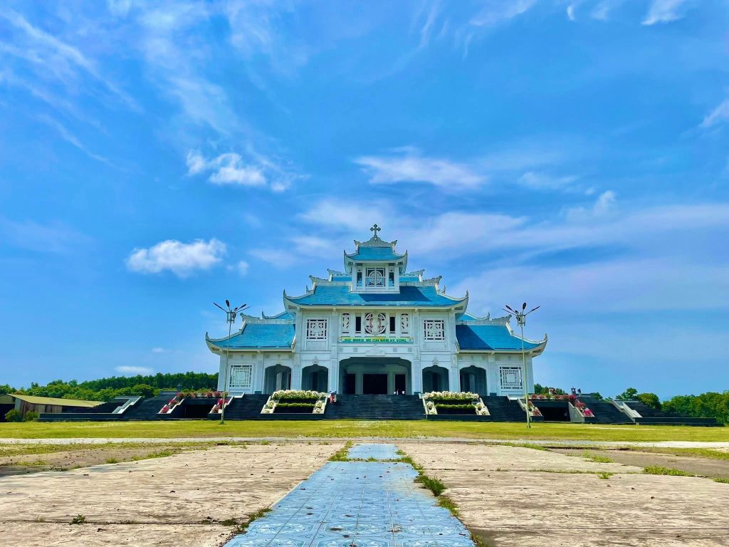 La Vang Sanctuary on May 1st - ảnh 9