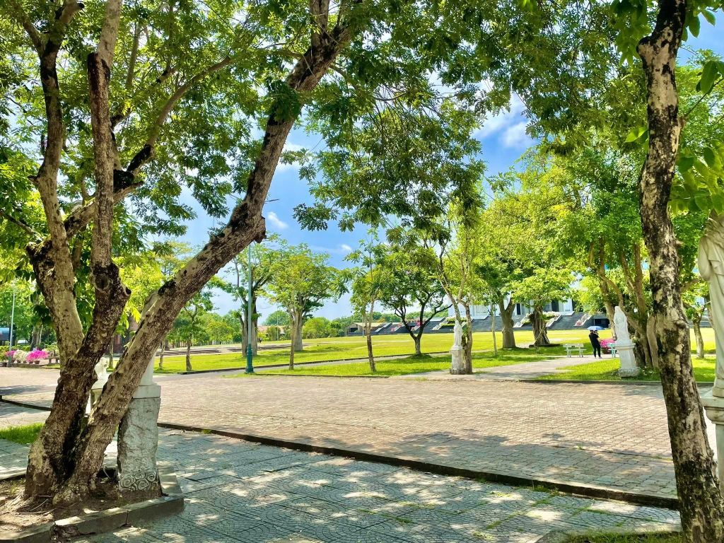 La Vang Sanctuary on May 1st - ảnh 12