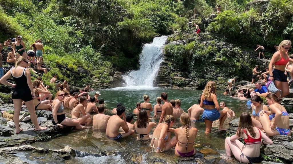 What does Hà Giang have in the summer? - 2