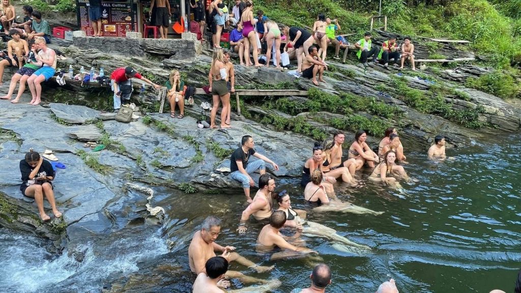 What does Hà Giang have in the summer? - 3