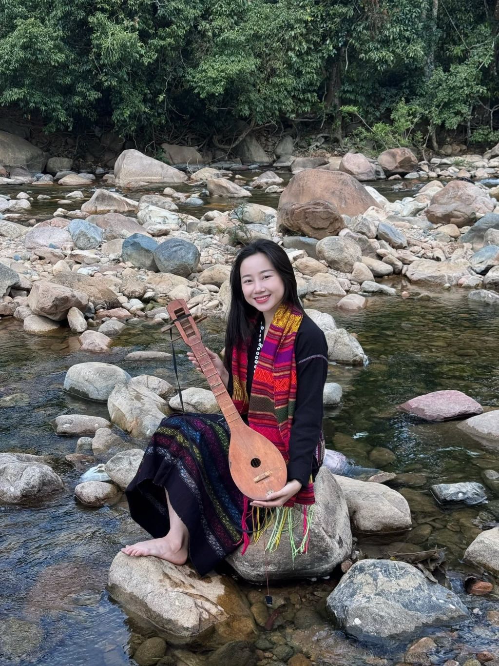 Are you ready to set aside the noise and join Dương to listen to the sounds of Ta Lư in the vast wilderness? - 4