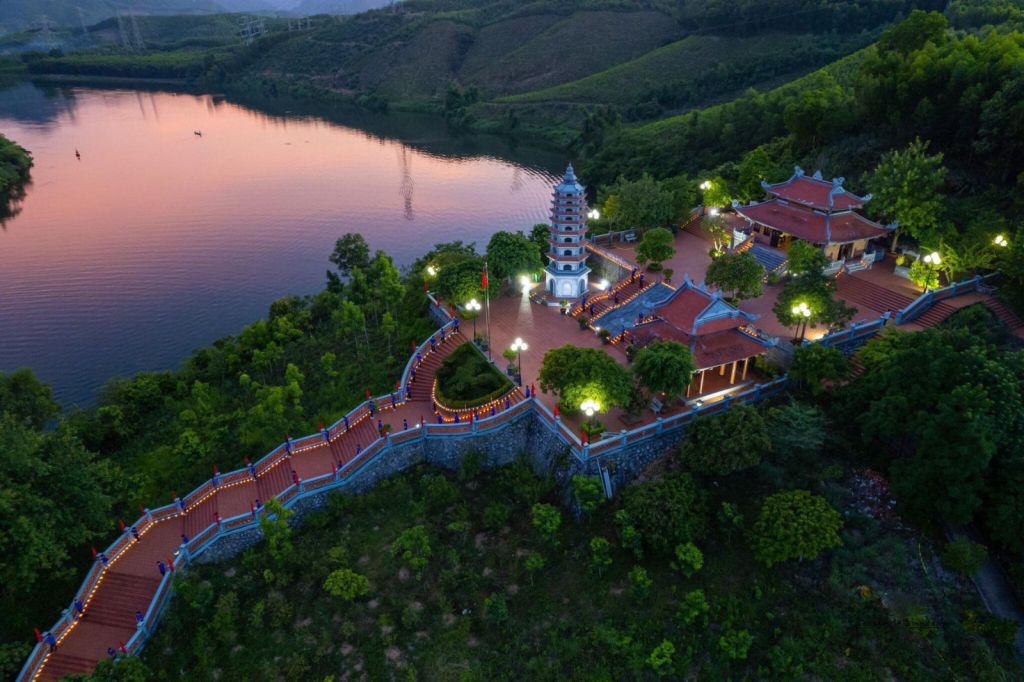 Long Dai Ferry: The Legend Of The "Martyrs" On The Support Route