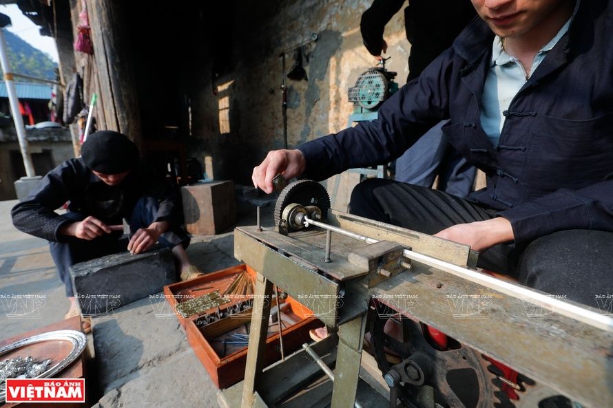 Lao Xa Silver Touch - where the century-old fires still burn bright in the rocky highlands. - 1