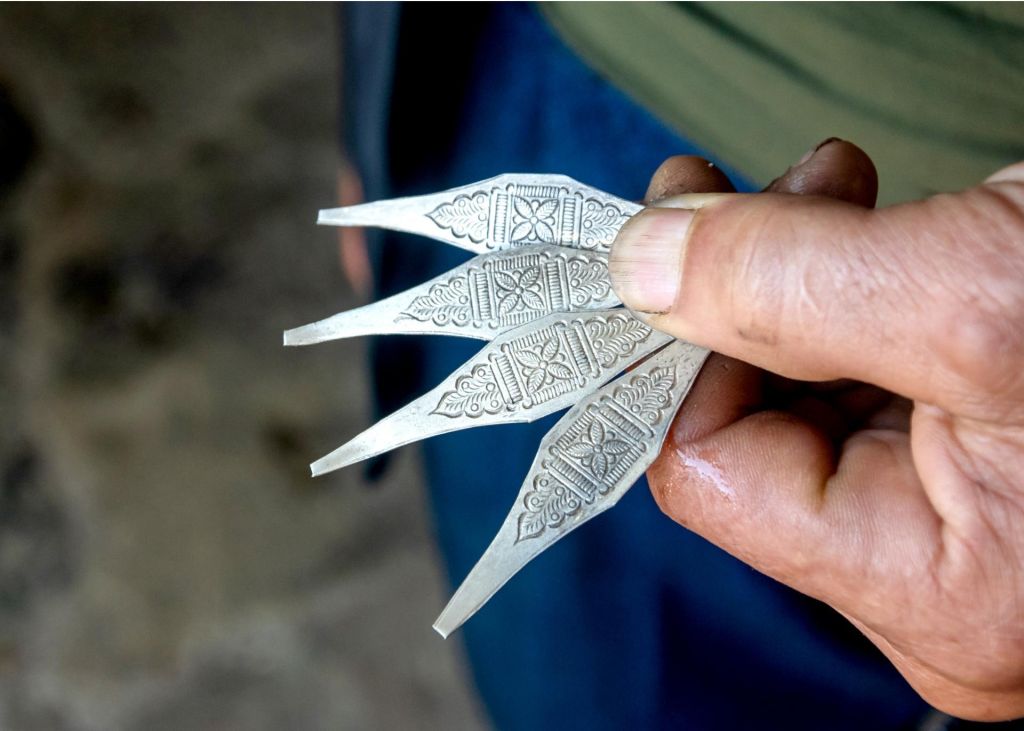Lao Xa Silver Touch - where the century-old fires still burn bright in the rocky highlands. - 4