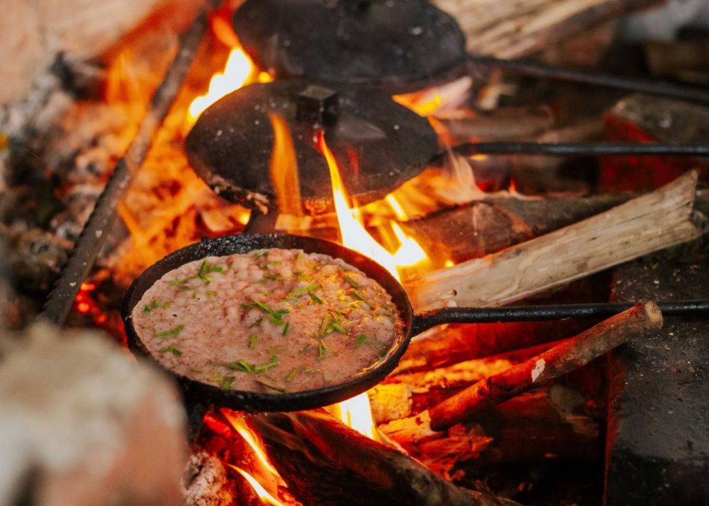 Quang Hoa Pancakes: What Makes Everyone Stop By to Eat? - ảnh 2