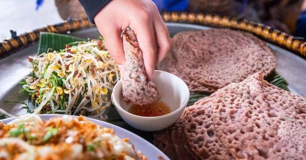Quang Hoa Pancakes: What Makes Everyone Stop By to Eat? - ảnh 4