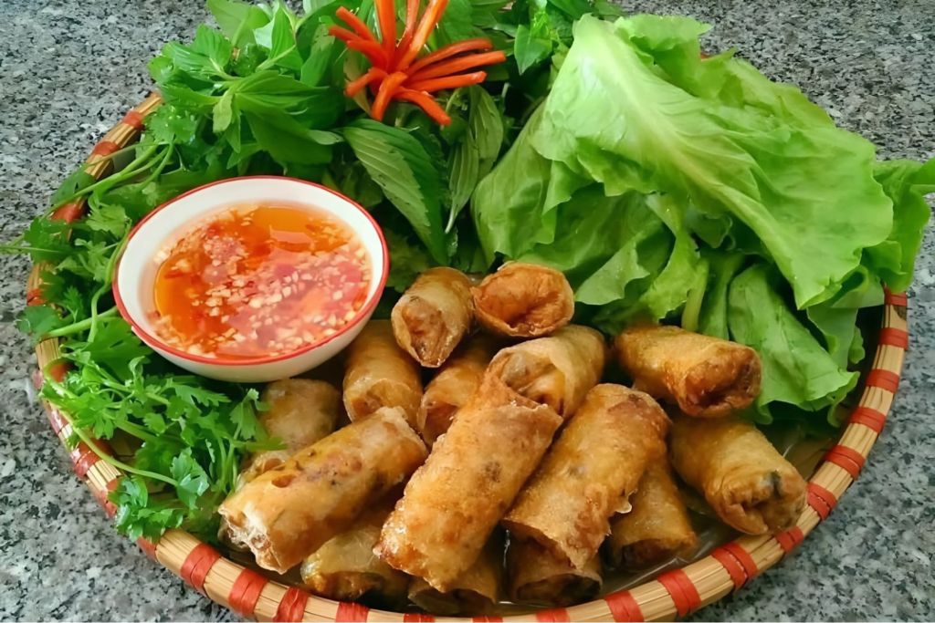 Sea Snake – A Dish That Both Terrifies and Tempts Travelers - ảnh 2