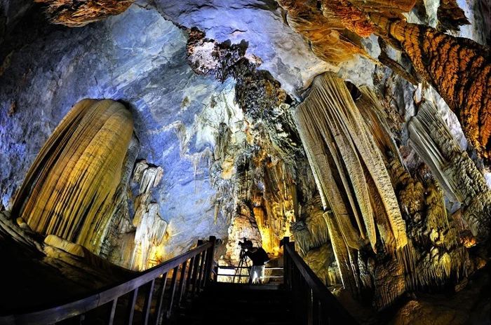 EXPLORE PARADISE CAVE – “THE PALACE WITHIN THE EARTH” IN QUANG BINH - ảnh 3