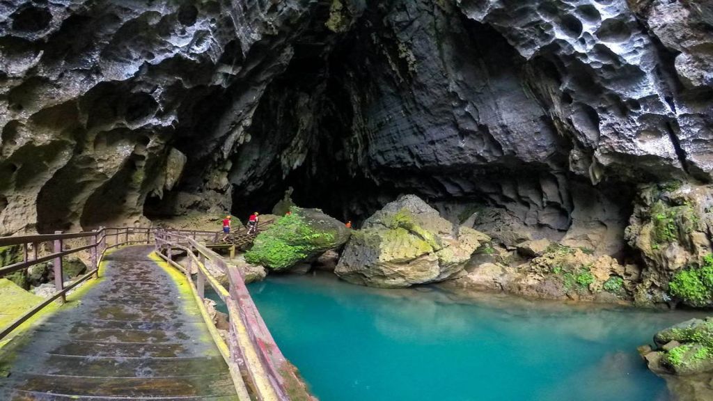 EXPLORE CHAY RIVER – DARK CAVE: AN EXCITING ADVENTURE DESTINATION IN QUANG BINH - ảnh 8