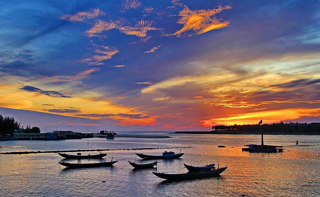 Nhat Le – A Beautiful, Gentle Beach That Makes People Want to Stay Longer - ảnh 2