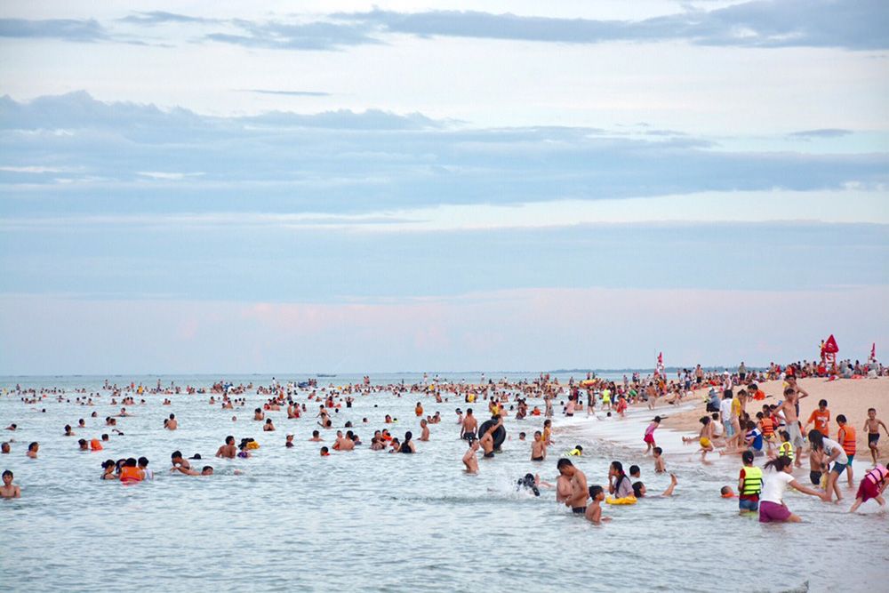 Nhat Le – A Beautiful, Gentle Beach That Makes People Want to Stay Longer - ảnh 7