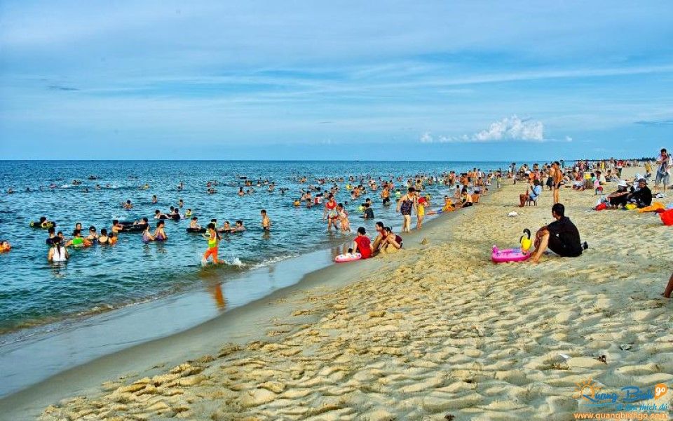 Nhat Le – A Beautiful, Gentle Beach That Makes People Want to Stay Longer - ảnh 8