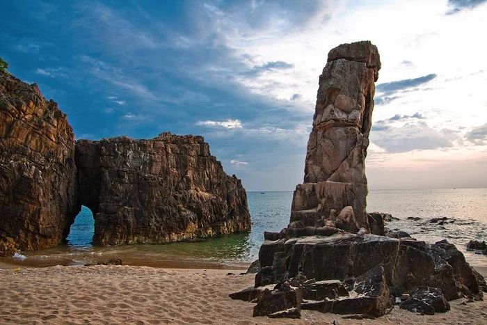Jumping Stone Beach: A Pristine Check-in Spot That Looks Absolutely Cinematic - ảnh 6