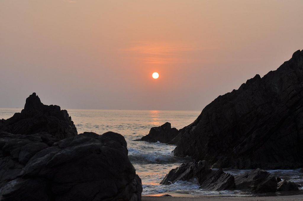 Jumping Stone Beach: A Pristine Check-in Spot That Looks Absolutely Cinematic - ảnh 10
