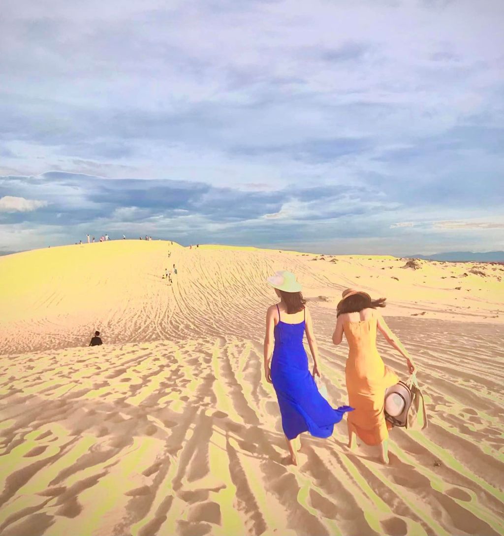 Quang Phu Sand Dunes – A Beautiful “Mini Desert” Surprise in Quang Binh! - ảnh 2