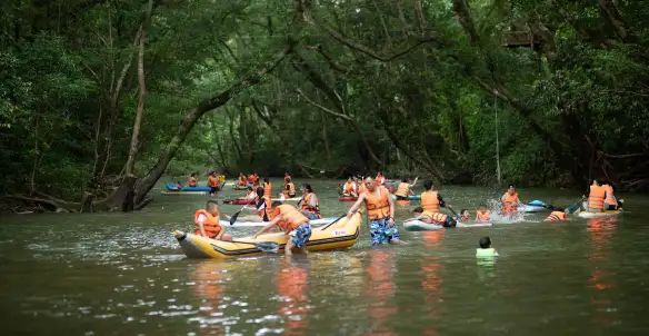 There is an "Adventure World" Hidden in the Quang Binh Forest That Few People Know About. - ảnh 7