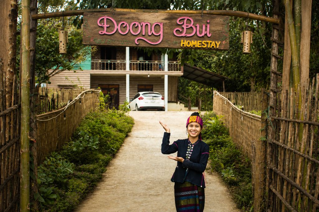 Doong Bui: When the Van Kieu Girl Brings the "Cheerful House" to Host Distant Guests