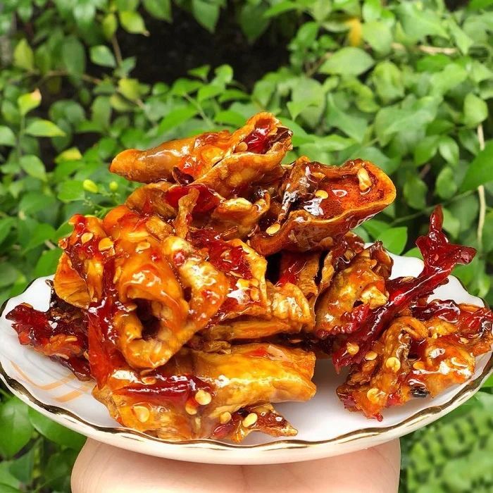 There’s a dish in Quang Tri that’s increasingly hard to stop eating: Tamarind Dried Squid. - ảnh 3