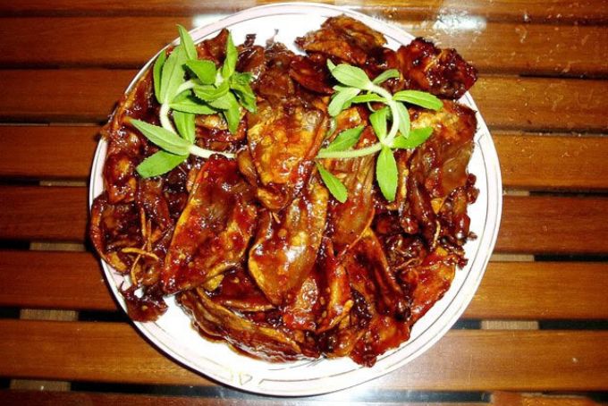 There’s a dish in Quang Tri that’s increasingly hard to stop eating: Tamarind Dried Squid. - ảnh 4