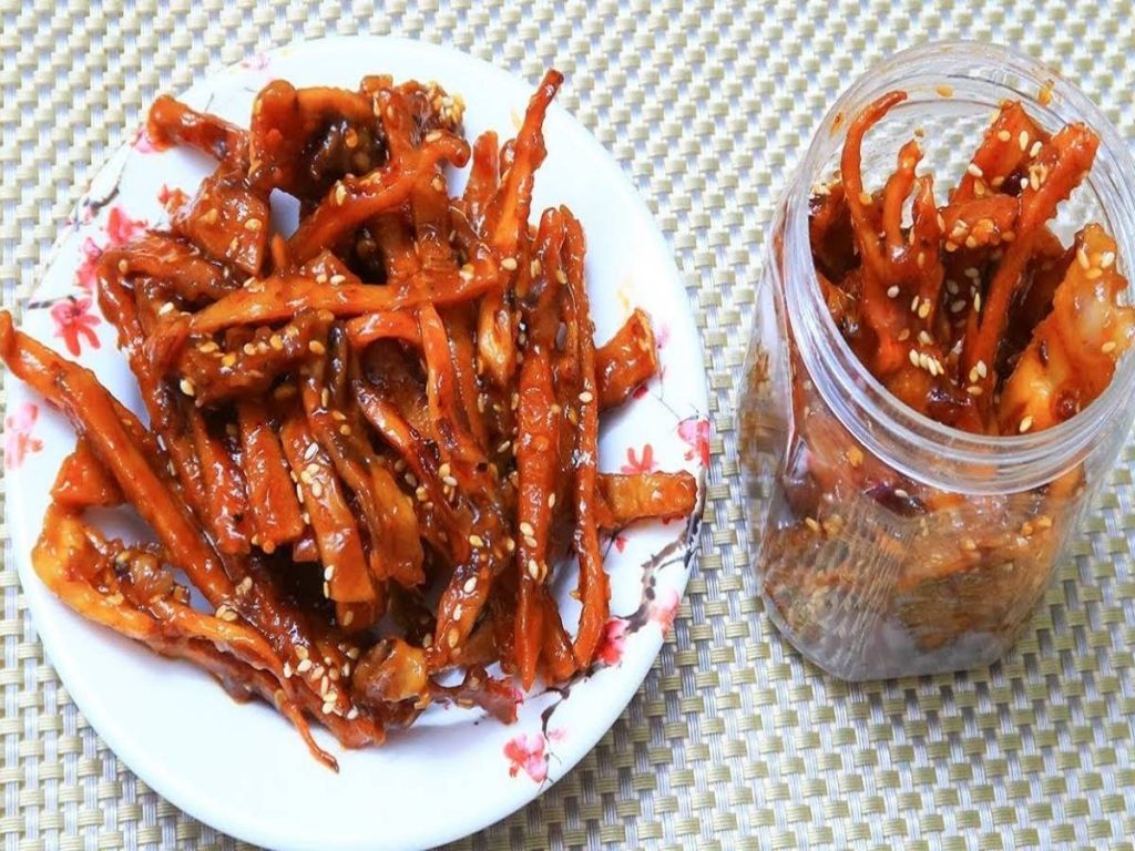 There’s a dish in Quang Tri that’s increasingly hard to stop eating: Tamarind Dried Squid. - ảnh 6
