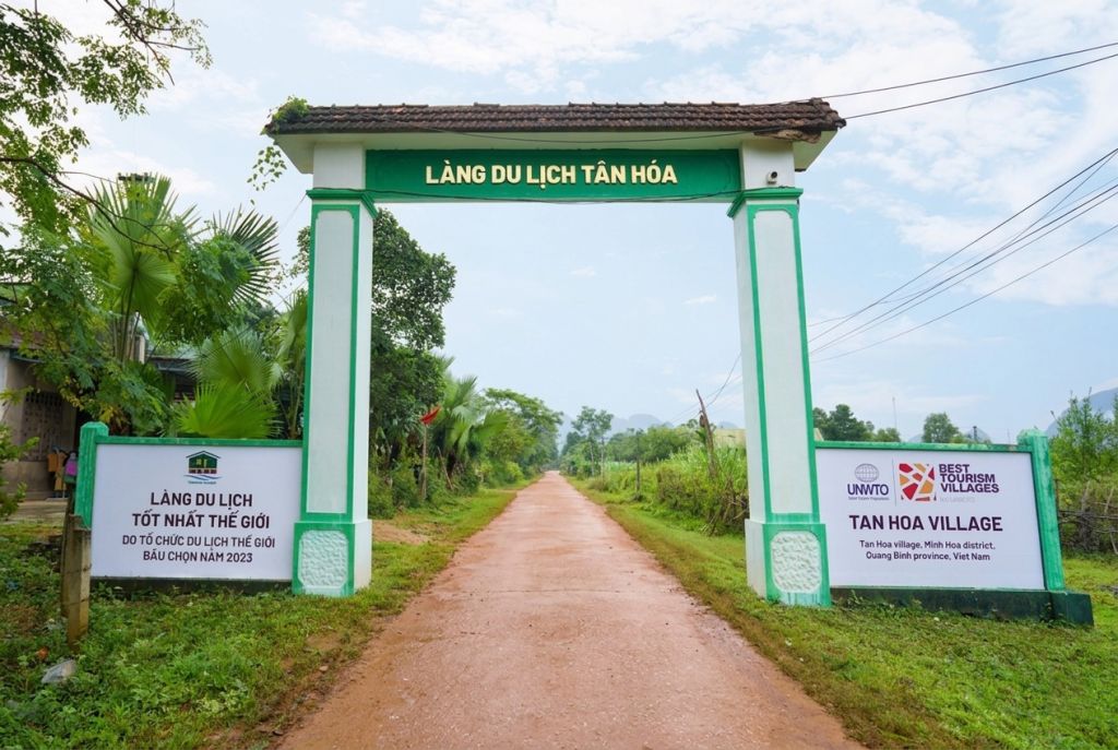 Tan Hoa: From the "Flood Center" of Quang Binh's Mekong to the Best Tourist Village in the World