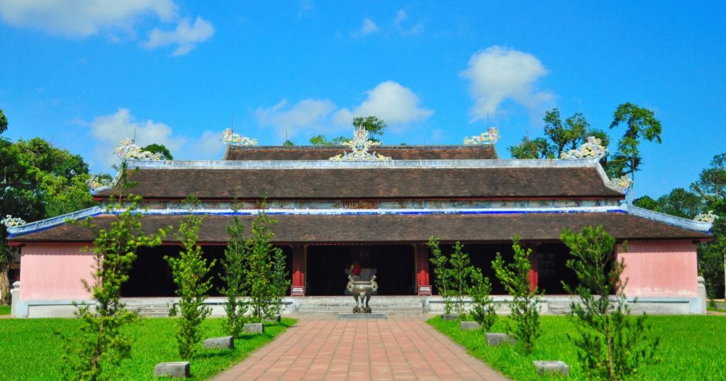 Thien Mu Pagoda - "The First Ancient Temple" of the Imperial City - 2