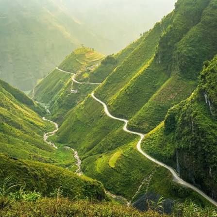 Mã Pì Lèng - where the roads touch the clouds of Ha Giang. - 2