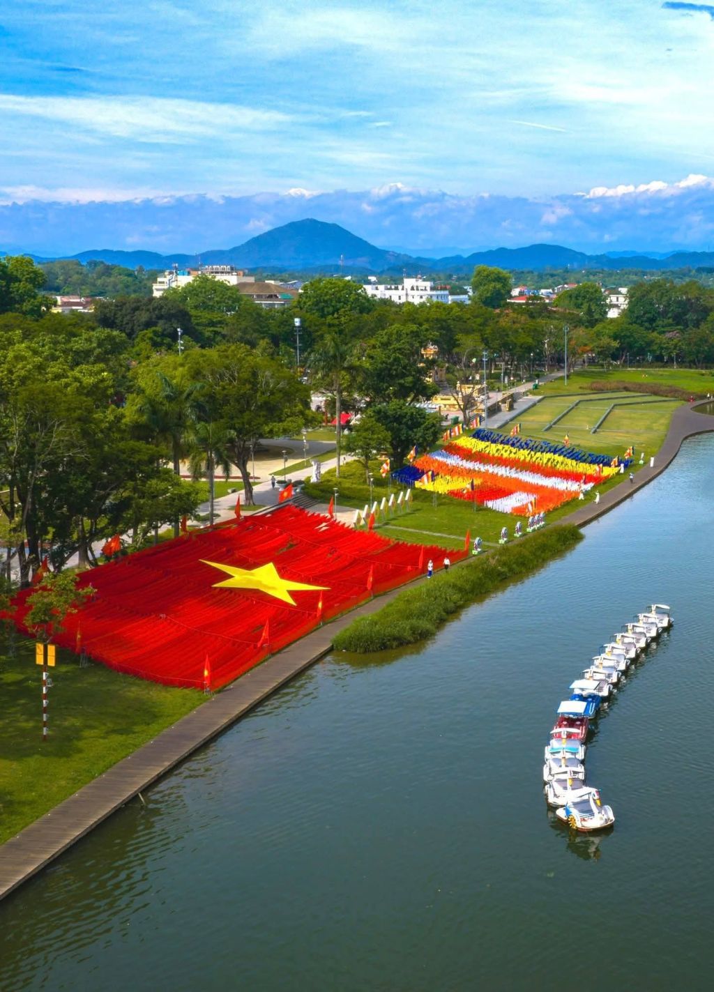 The ancient capital of Hue is adorned with flags ❤️ - 4
