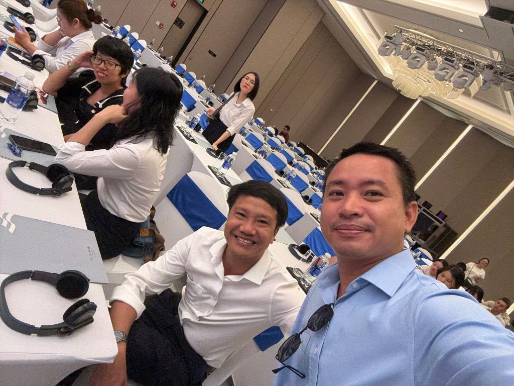 This morning, the conference to promote the Chinese market was a resounding success. - 3