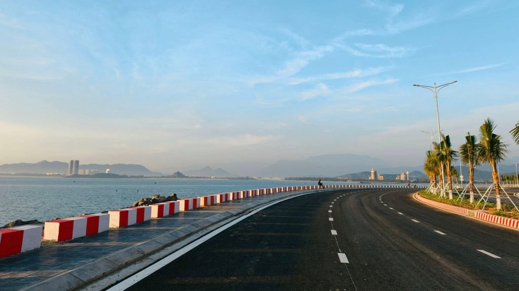 I heard this road is the most beautiful in Da Nang. Have you checked it out yet? - 1