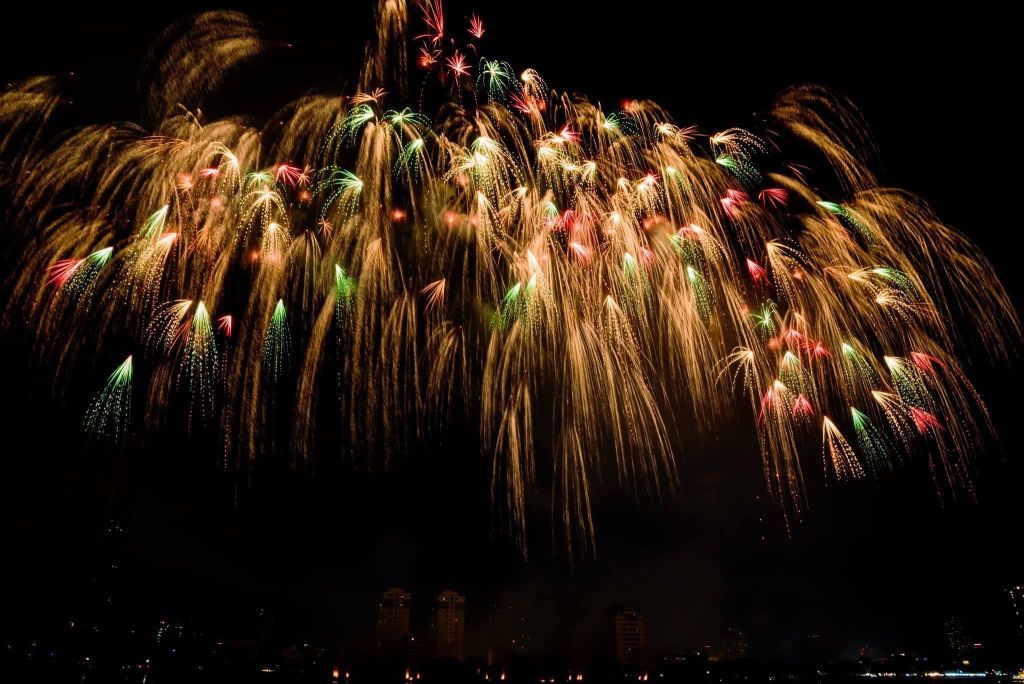 The colorful journey has officially begun in the sky over Da Nang... - ảnh 11
