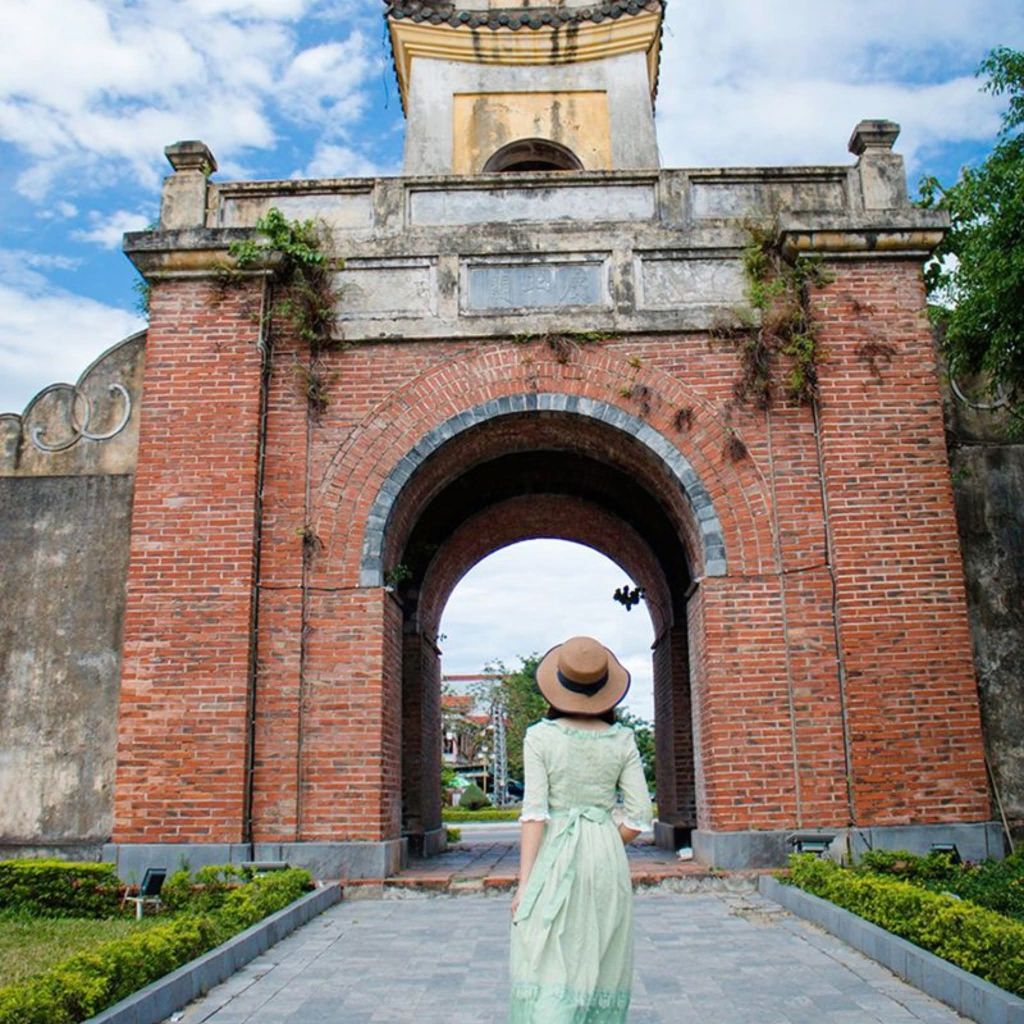 ABOUT DONG HOI, VISITING QUANG BINH QUAN – A HISTORICAL MARK IN THE HEART OF THE COASTAL CITY - 3