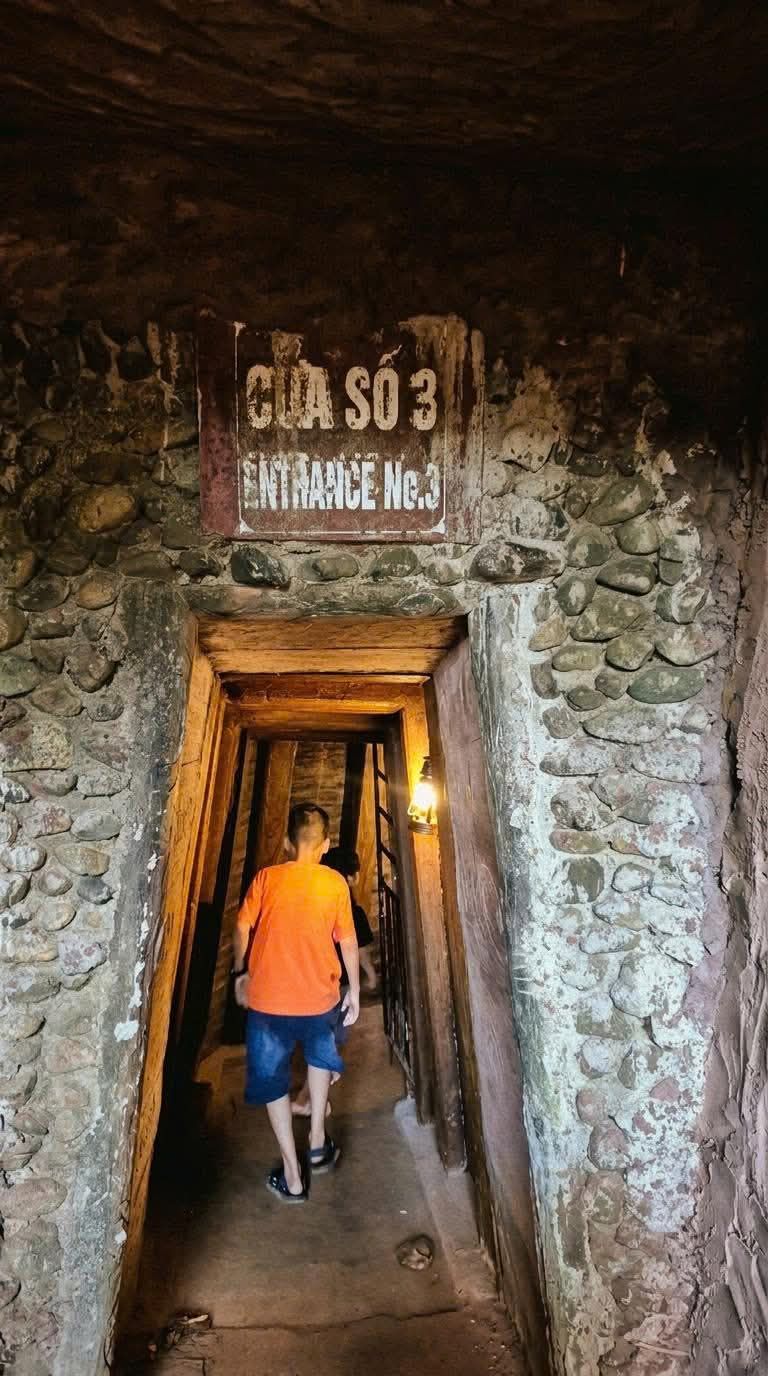 Vinh Moc Tunnels _ Quang Tri A whole village has lived in this place. - ảnh 9