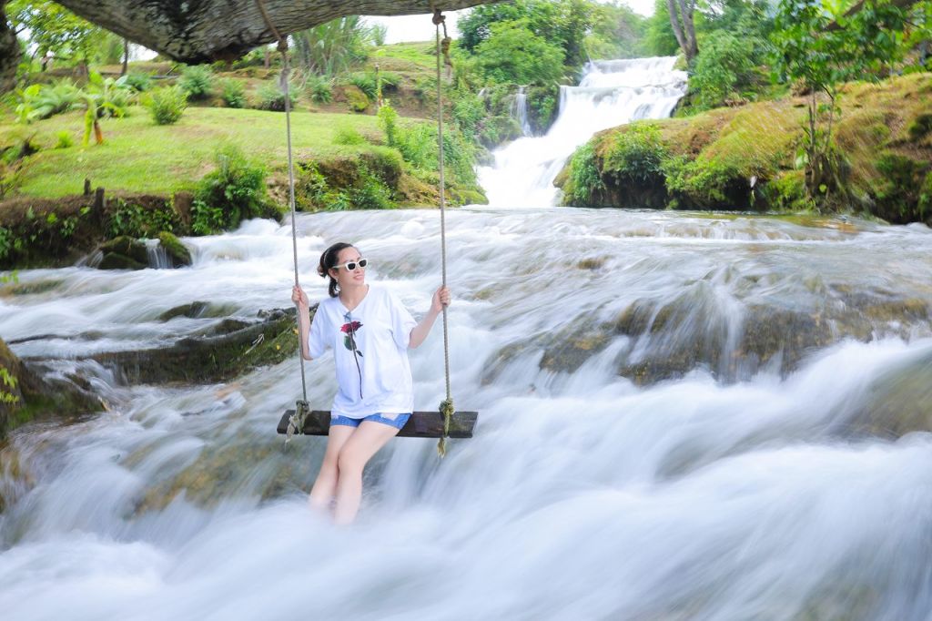 Bản Mòn Stream – A Super Chill Weekend Getaway In The Heart Of Moc Chau.