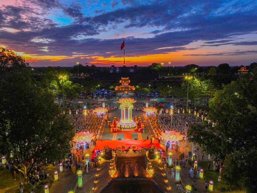 Arriving In Hue – Stepping Into A Journey Of Endless Festivals - ảnh 12