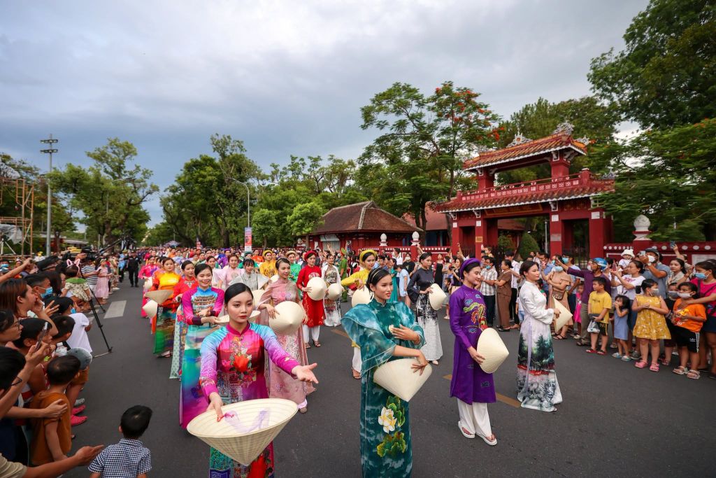 Arriving In Hue – Stepping Into A Journey Of Endless Festivals - ảnh 17