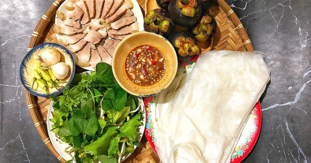 Thử Bánh Ướt Phương Lang Với Đồ Ăn Kèm Và Nước Chấm - 2