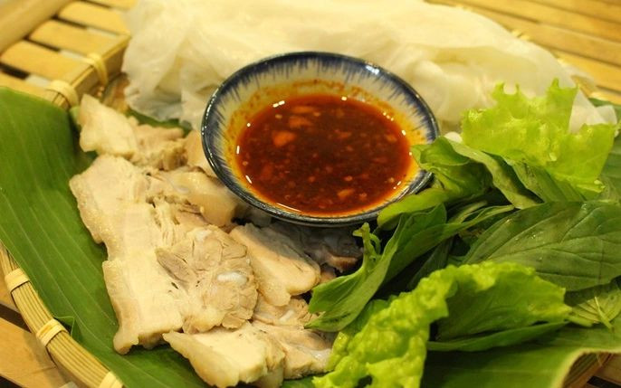Thử Bánh Ướt Phương Lang Với Đồ Ăn Kèm Và Nước Chấm - 3