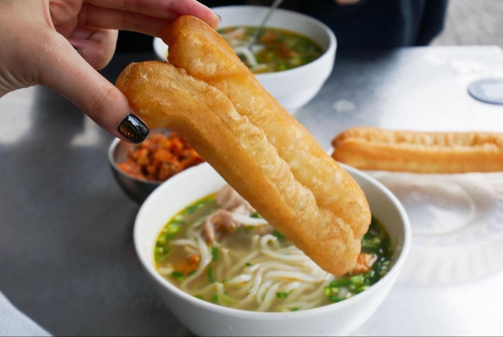 Try The Broth Before Seasoning At Bánh Canh Yến. - ảnh 5