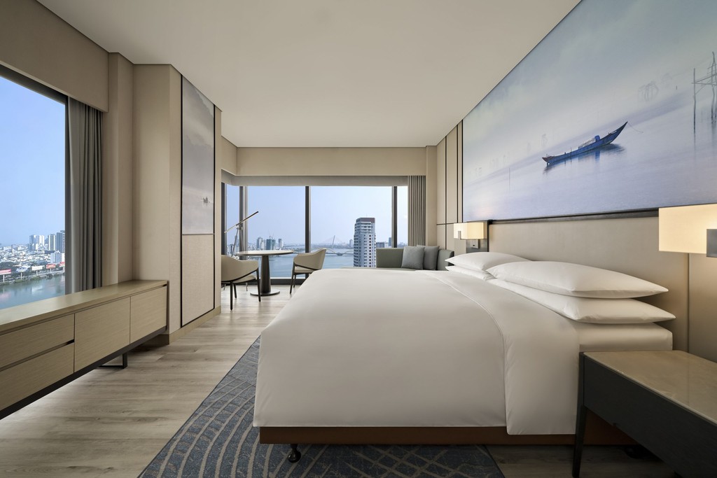 Courtyard By The Han River For A Trip That Includes Both Work And Relaxation. - 1