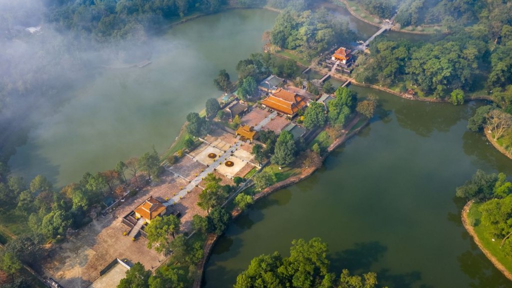 Lăng Minh Mạng: Xem Cổng, Điện Thờ Và Hồ Nước Trong Cùng Một Khuôn Viên - 4
