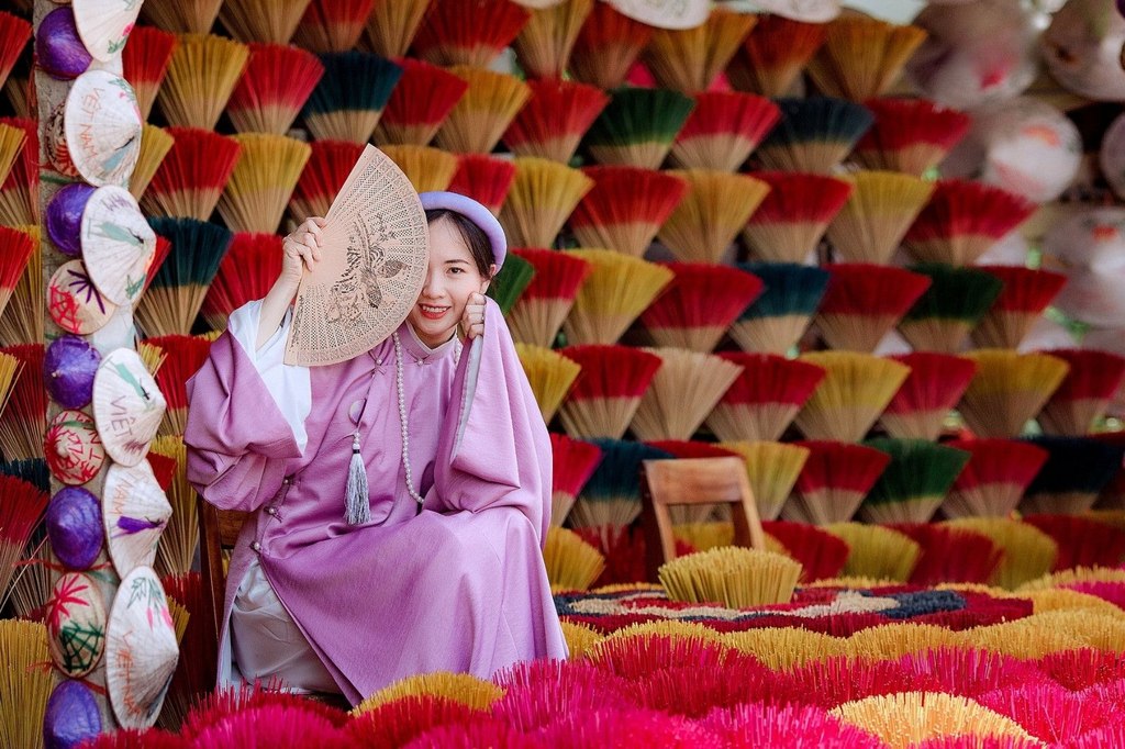 Làng Hương Thủy Xuân: Xem Người Thợ Làm Hương Trên Đường Đi Lăng Tự Đức - 1